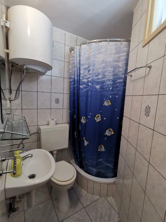 Big And Spacious Apartment In The Heart Of Омиш Экстерьер фото